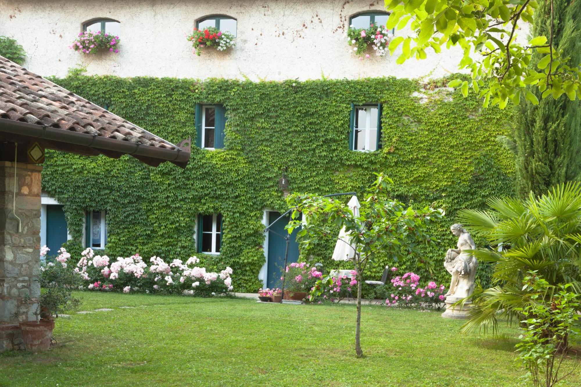 B&B La Casa Del Sole Manzano Exterior foto