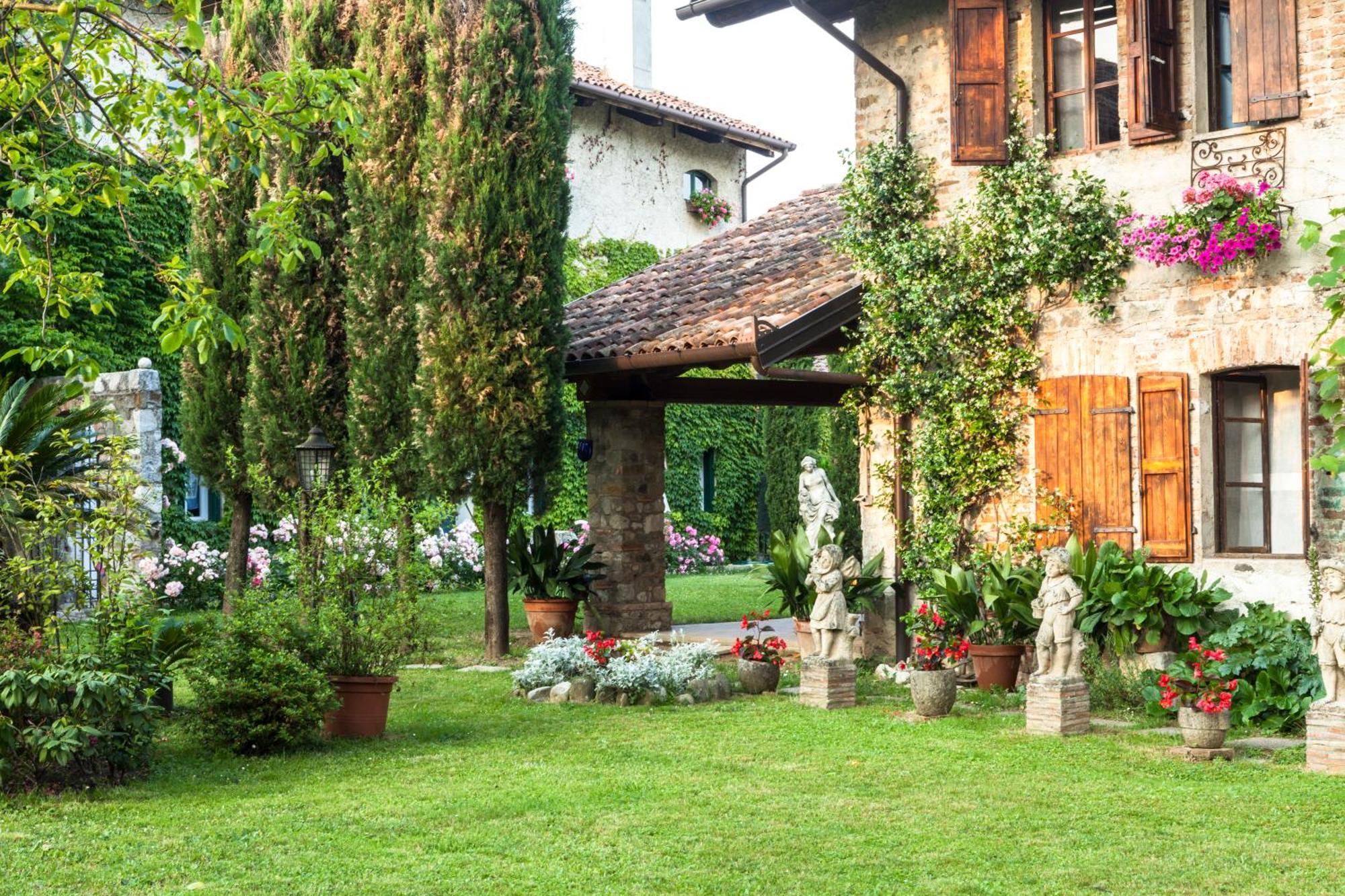 B&B La Casa Del Sole Manzano Exterior foto